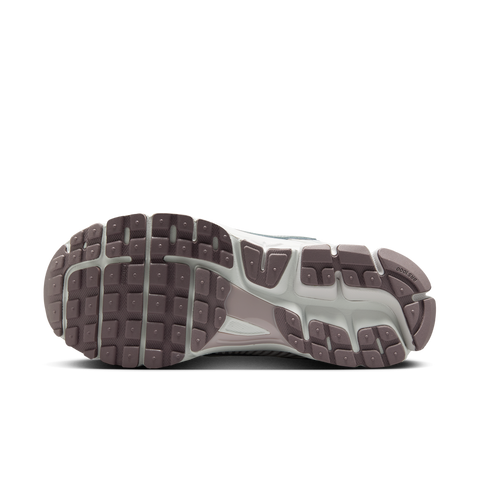 Nike Zoom Vomero 5 Metallic Silver Platinum Violet Sneakers