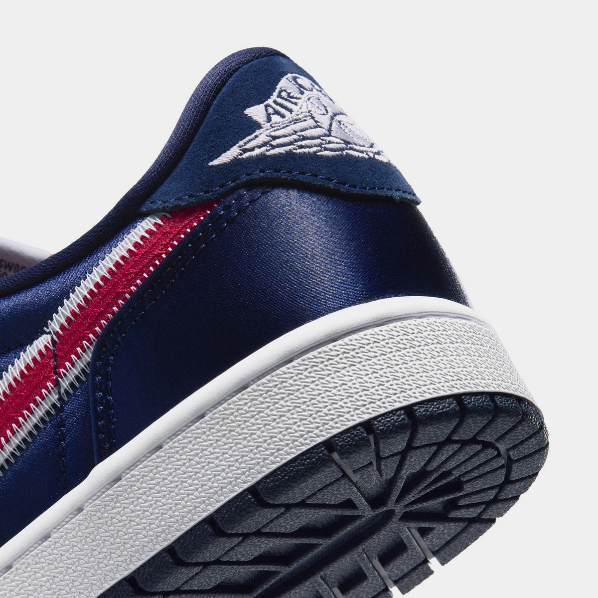 Air Jordan 1 Retro Low OG Howard Mens Lifestyle Shoes (College Navy/White/University Red)