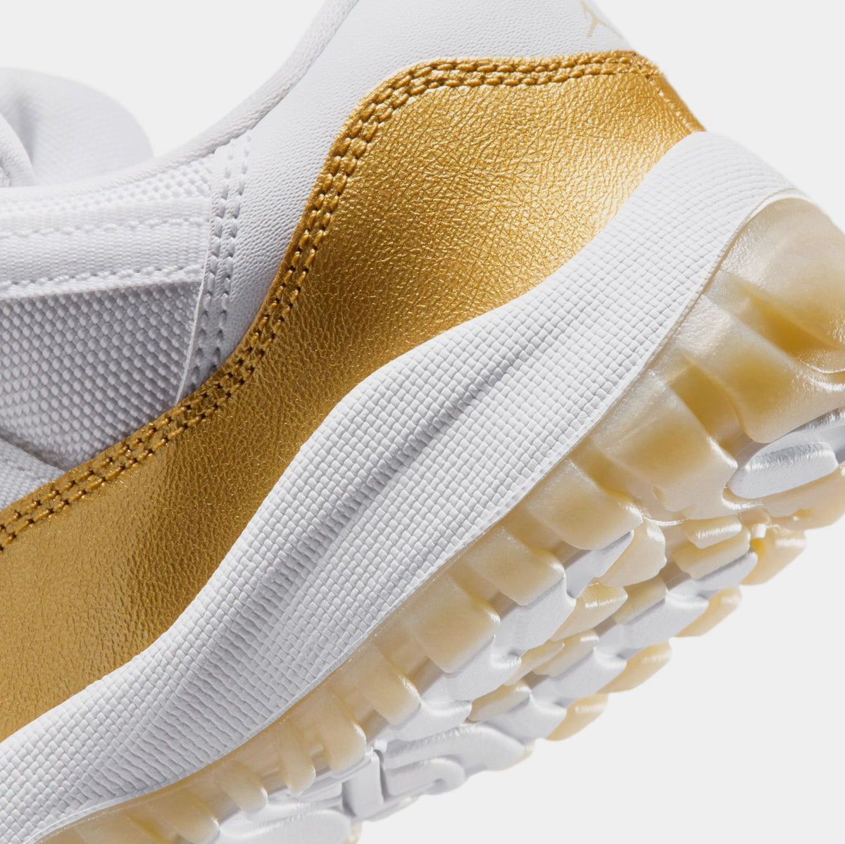 Air Jordan 11 Retro Low Mothers Day Preschool Lifestyle Shoes (White/Metallic Gold/Team Gold)