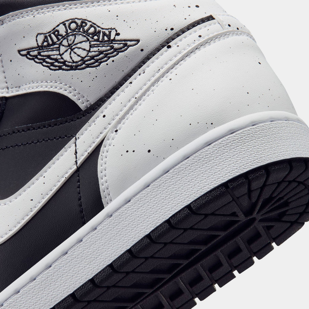Air Jordan 1 Mid SE Oreo Mens Lifestyle Shoes (Black/Black/White)