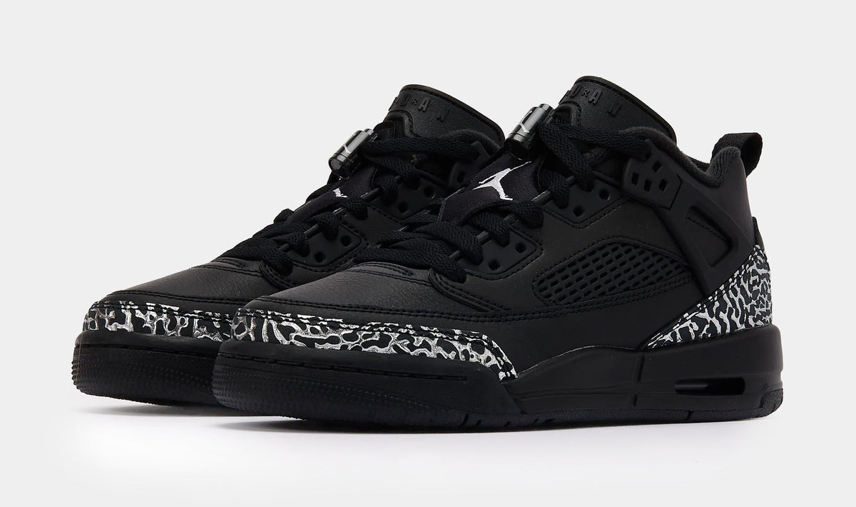 Spizike Low Grade School Basketball Shoes (Black/Metallic Silver)