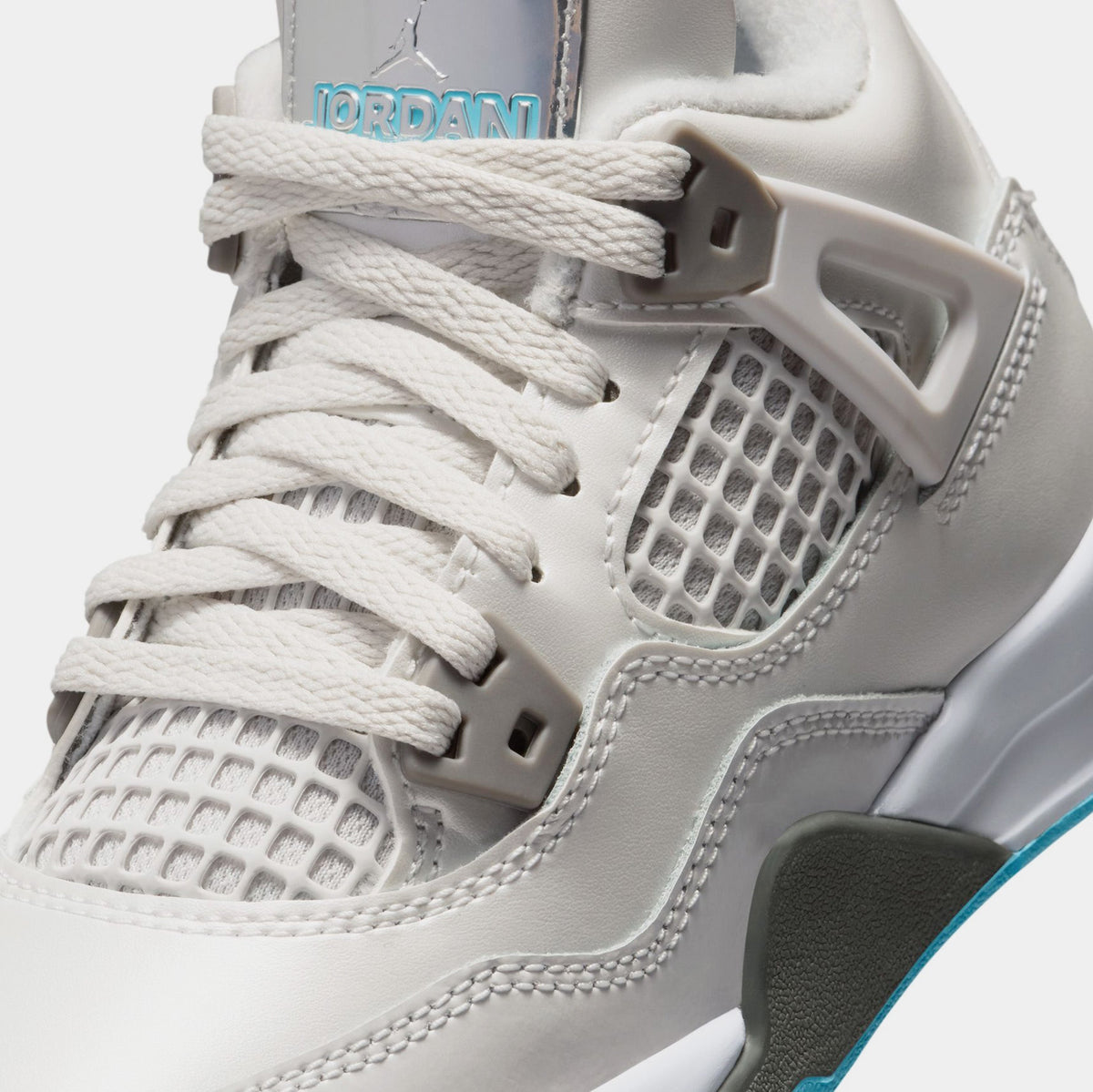 Air Jordan 4 Retro Blue Chill Preschool Lifestyle Shoes (Photon Dust/Blue Chill/Flat Pewter/White)