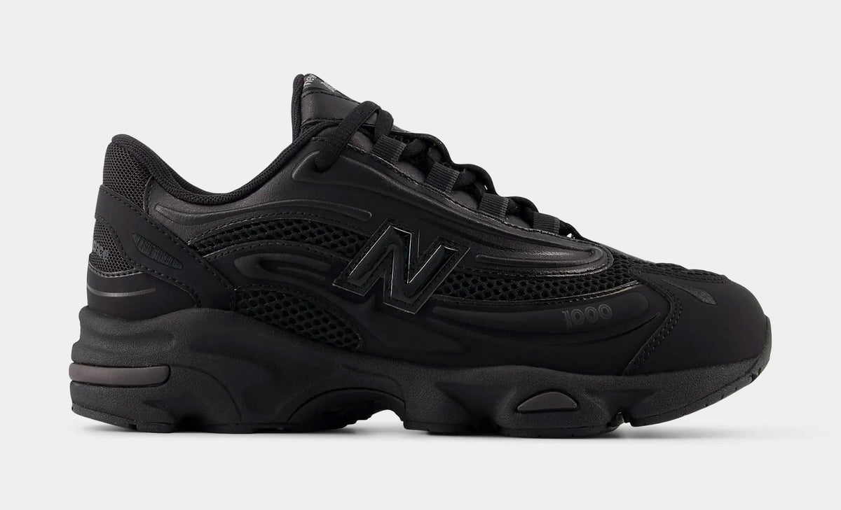1000 Grade School Running Shoes (Black/Black)