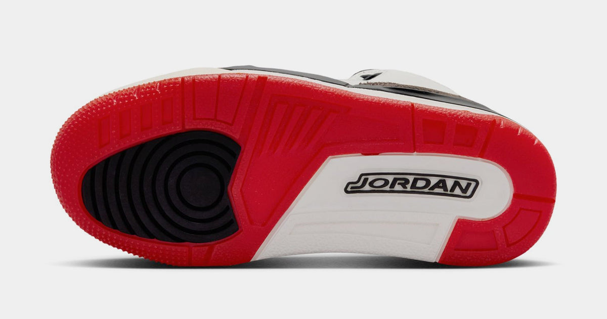 Air Jordan 3 Retro Sail and University Red Preschool Lifestyle Shoes (Sail/Black/University Red/Pale Ivory)