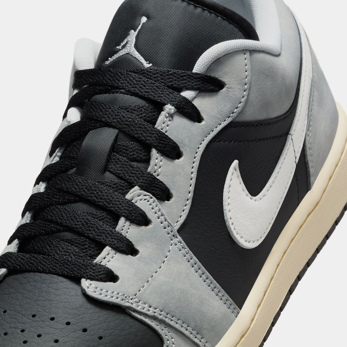 Air Jordan 1 Low SE Mens Lifestyle Shoes (Light Smoke Grey/White/Off Noir)