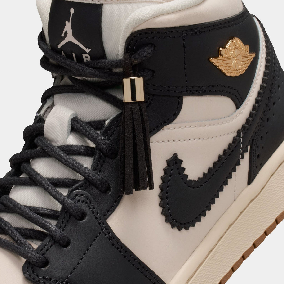 Air Jordan 1 Mid SE Womens Lifestyle Shoes (Off Noir/Chalk/Pearl White)