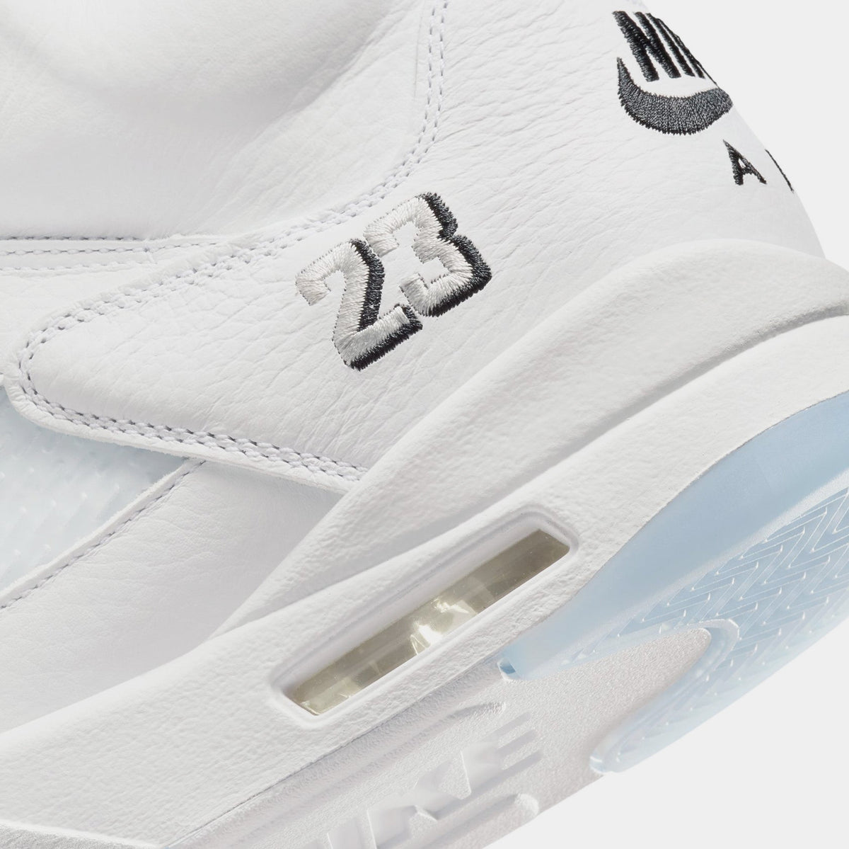 Air Jordan 5 Retro OG White Metallic Mens Lifestyle Shoes (White/Metallic Silver/Black)