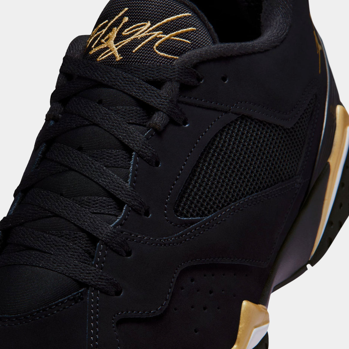 MVP 92 Mens Basketball Shoes (Black/Metallic Gold/Sail)