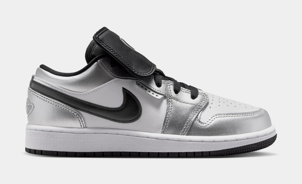 Air Jordan 1 Low SE Grade School Lifestyle Shoes (White/White/Metallic Silver/Black)