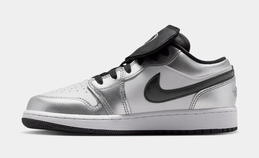 Air Jordan 1 Low SE Grade School Lifestyle Shoes (White/White/Metallic Silver/Black)