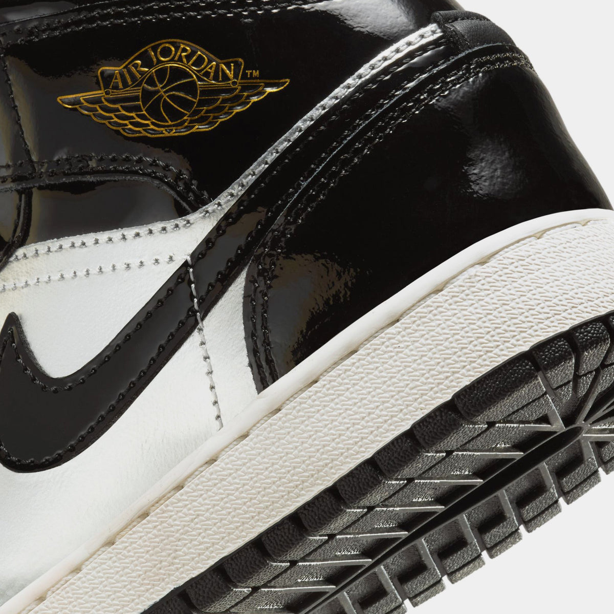 Air Jordan 1 Mid SE Grade School Lifestyle Shoes (Black/Metallic Gold/Metallic Silver/Sail/Pure Platinum)