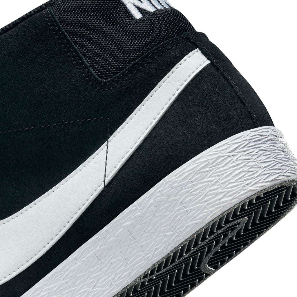 NIKE SB BLAZER MID BLACK / WHITE