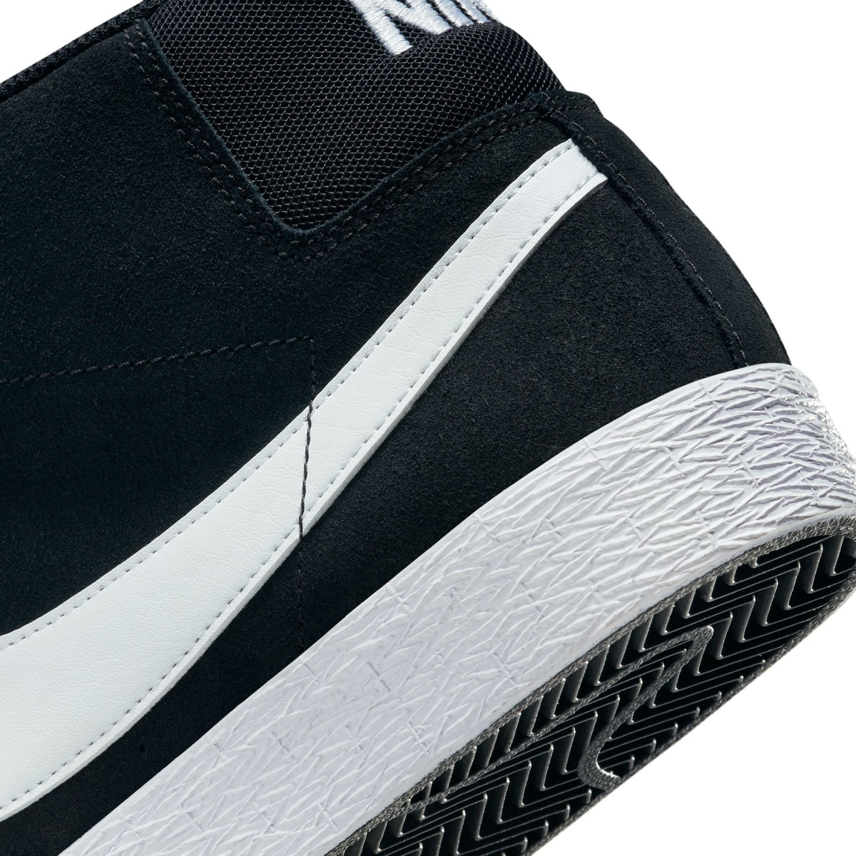 NIKE SB BLAZER MID BLACK / WHITE
