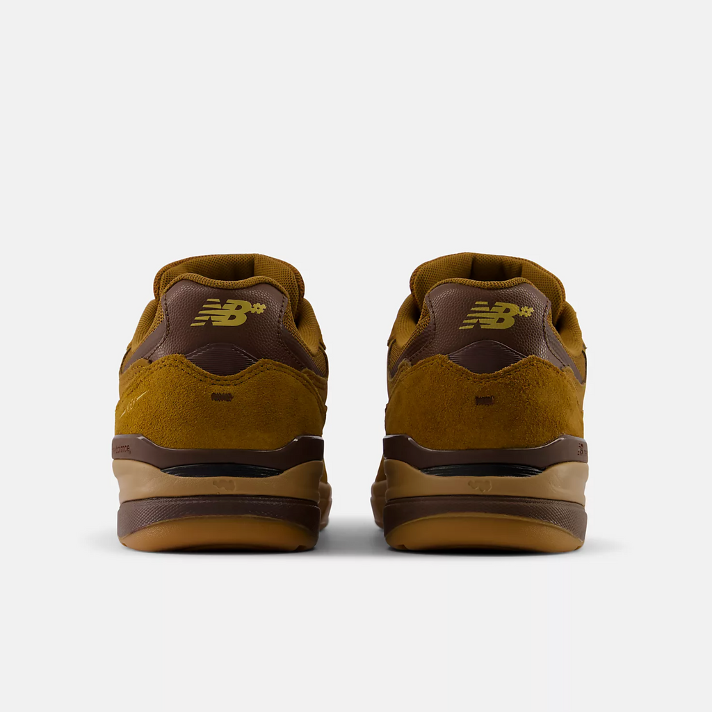 NB NUMERIC REYNOLDS 933 NB BREAKFAST TEA / PUMPERNICKEL