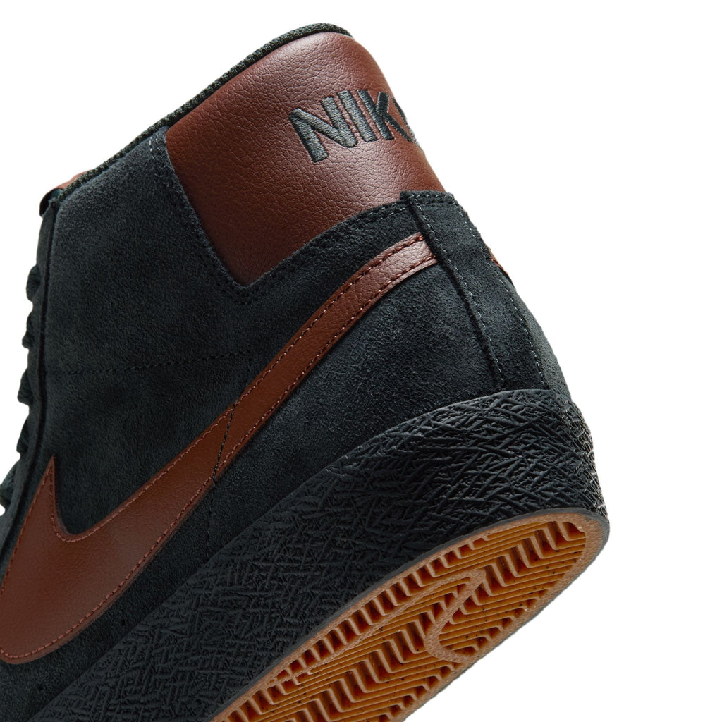 NIKE SB BLAZER MID BLACK SPRUCE / CORDUROY BROWN