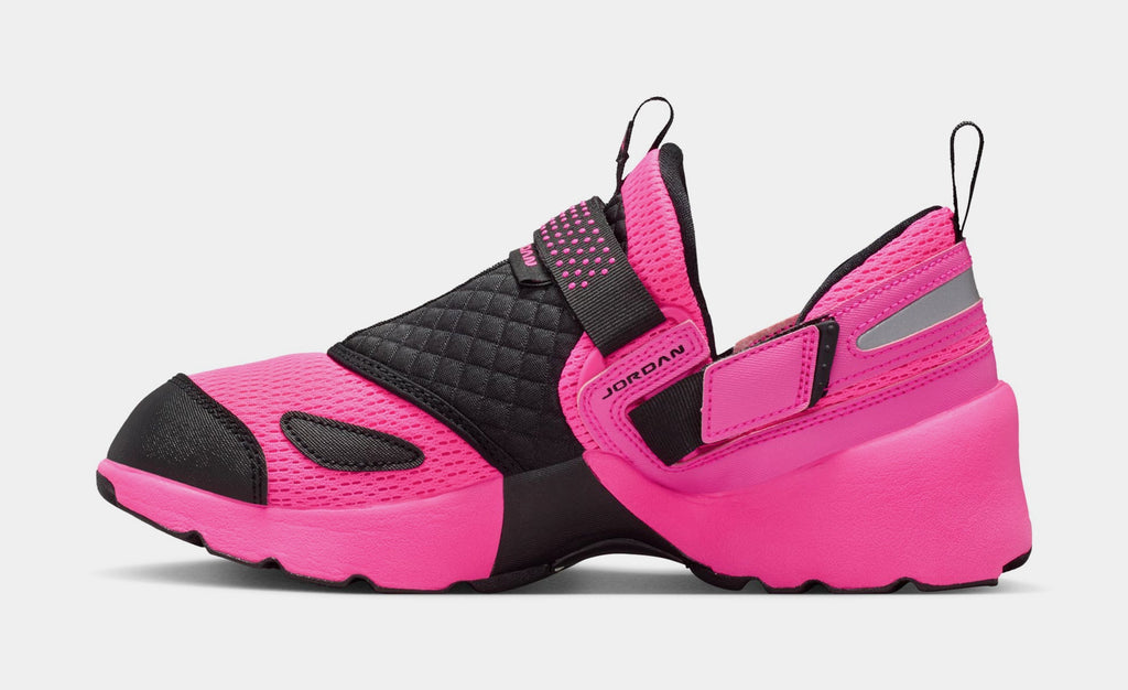 Trunner LX Womens Running Shoes (Pink Blast/Reflective Silver/Black)