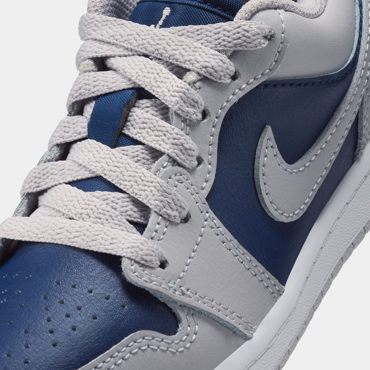 Air Jordan 1 Low Preschool Lifestyle Shoes (Tech Grey/College navy/White)
