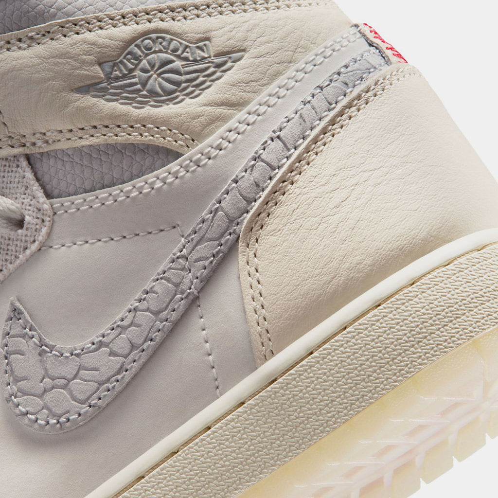 Air Jordan 1 Retro High OG Sail Grade School Lifestyle Shoes (Sail/university Red/Pale Ivory)