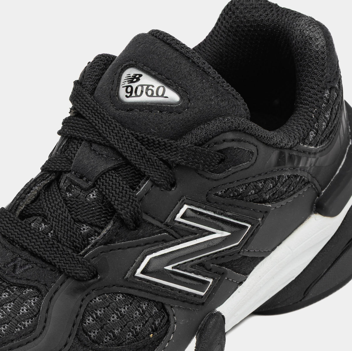 Shoe Palace Exclusive 9060 Preschool Lifestyle Shoes (Black/Silver)
