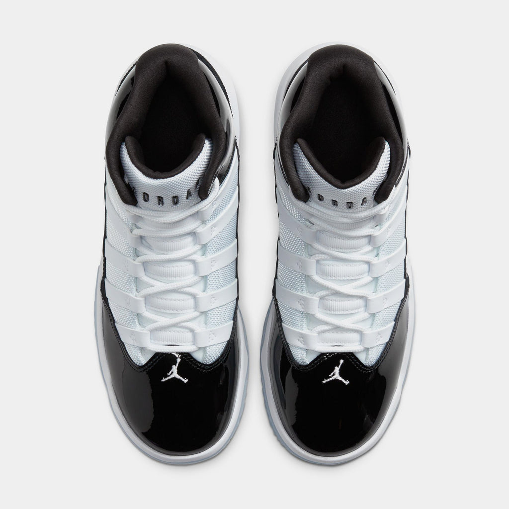Max Aura Black White Grade School Lifestyle Shoes (Black/White)