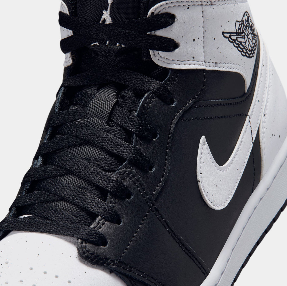 Air Jordan 1 Mid SE Oreo Mens Lifestyle Shoes (Black/Black/White)