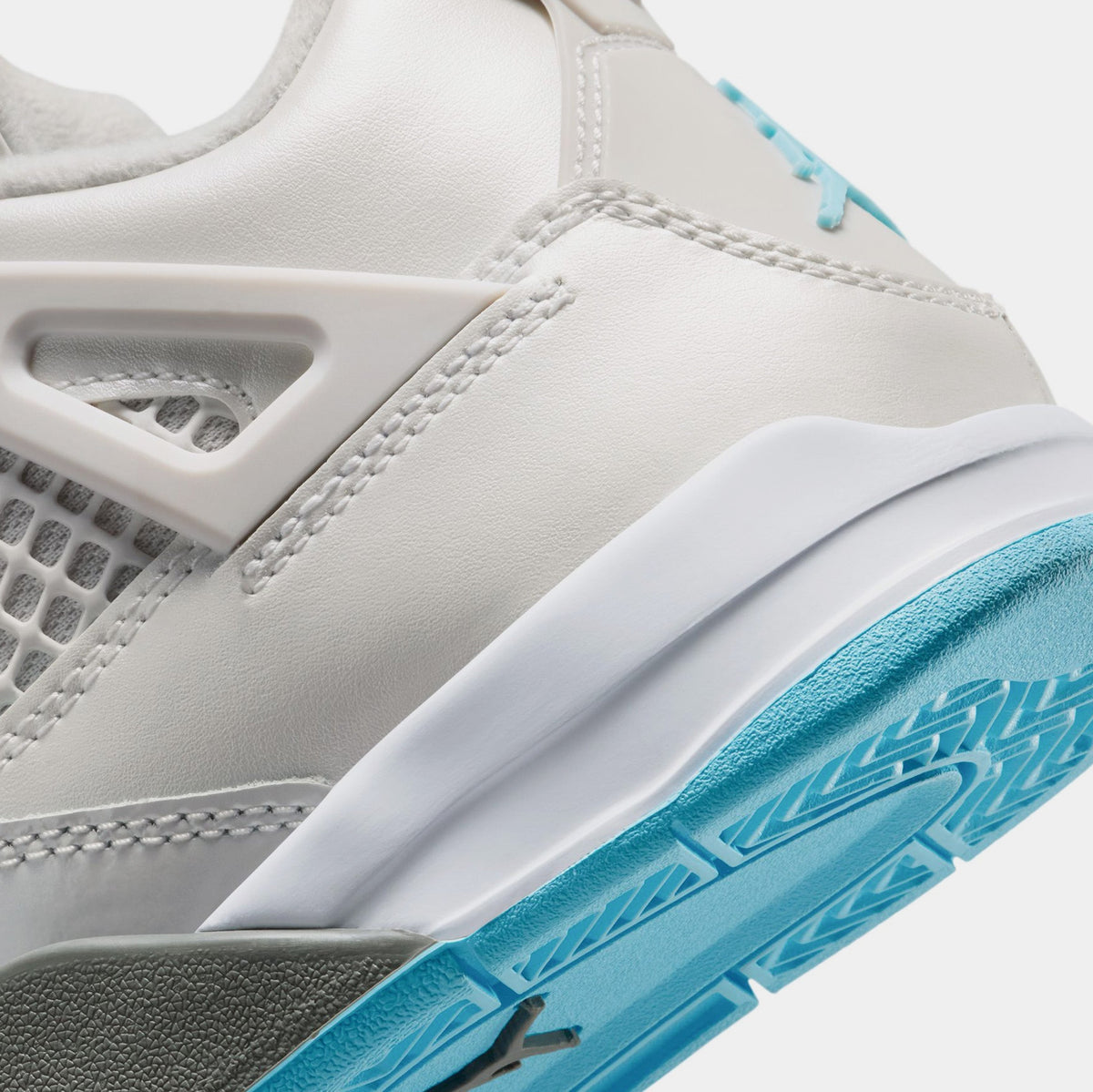 Air Jordan 4 Retro Blue Chill Preschool Lifestyle Shoes (Photon Dust/Blue Chill/Flat Pewter/White)