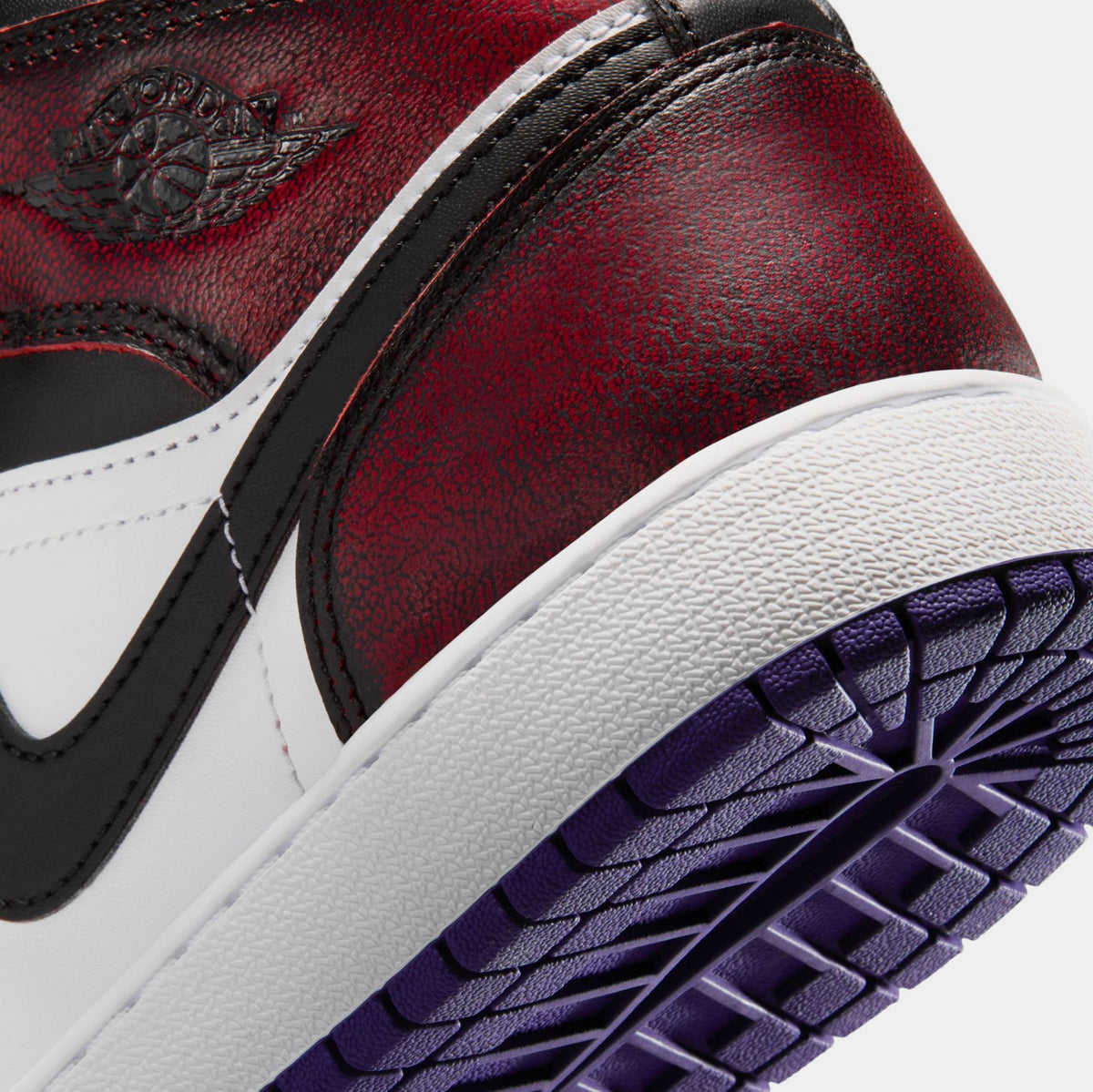 Air Jordan 1 Mid SE Grade School Lifestyle Shoes (True Red/Black/White/Court Purple)